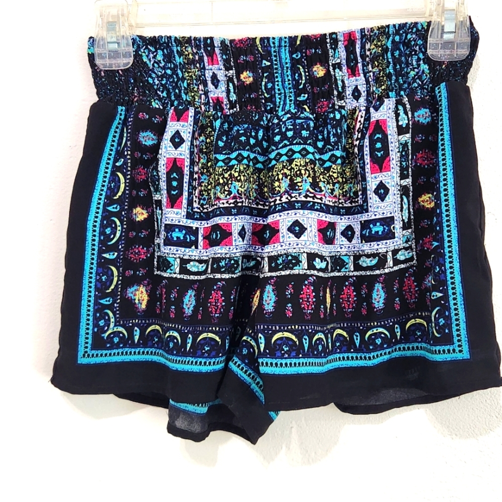 Cute colorful pull on shorts size S. Multicolor